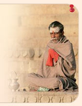 sadhu-on-ghats-varanasi